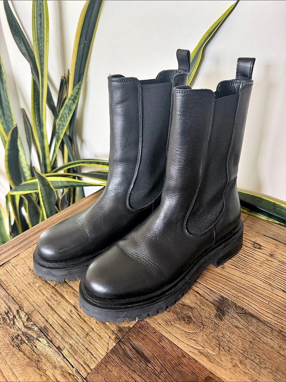 NWOB_& Other Stories Chunky Leather Chelsea Boots & Black EU 41 / US 10 / UK 8